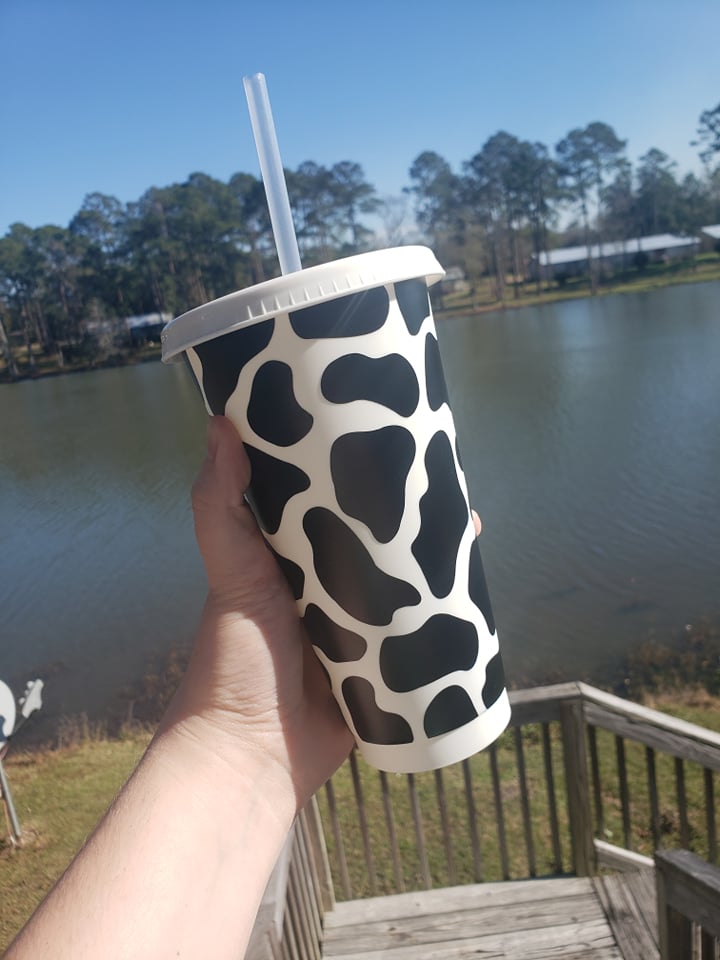 Cow print 24 oz plastic cup