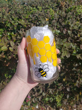 Load image into Gallery viewer, Honey Bee Glass Cup
