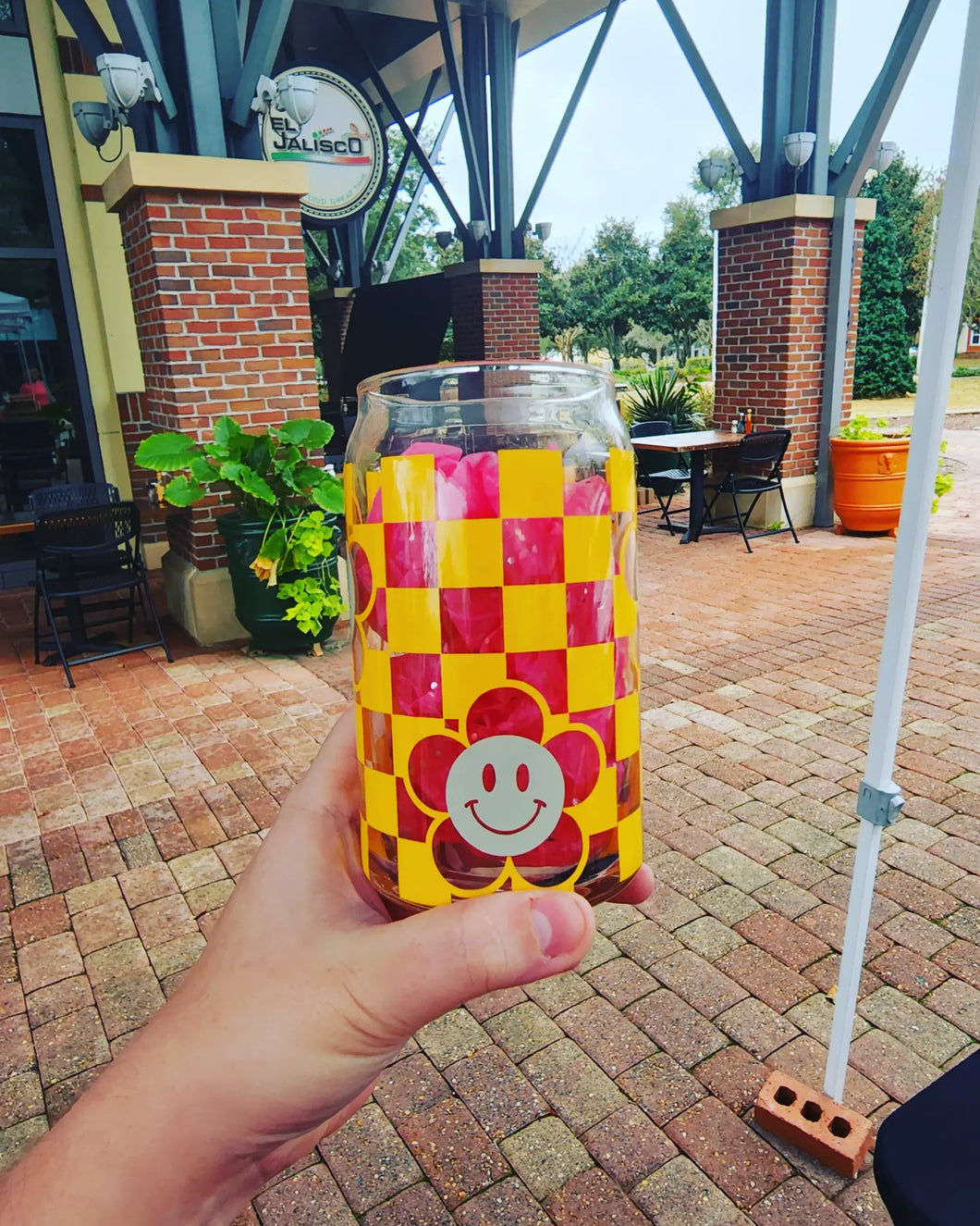 Yellow checkered smile 20 oz Glass Can